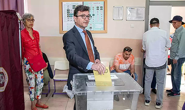 Yüksel Taşkın oyunu Atatürk Lisesi'nde kullandı