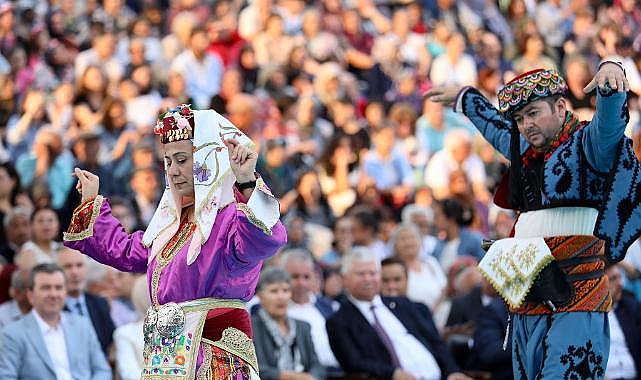 87. Uluslararası Bergama Kermes Festivali'ne muhteşem açılış