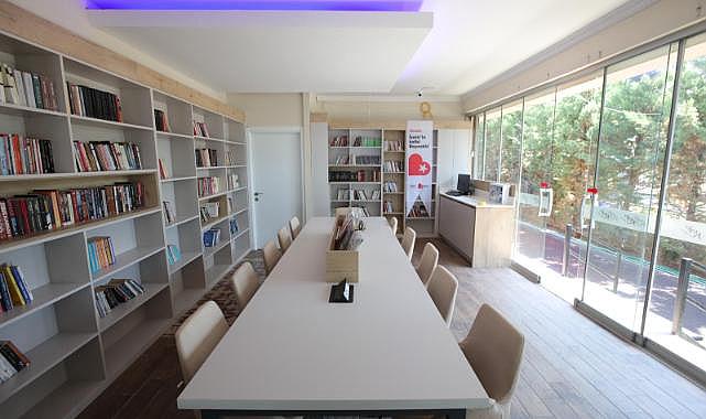 Bayraklı’da kitap kafelerin sayısı artıyor