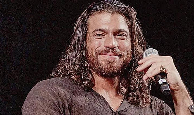 Can Yaman'a İtalya'dan iki ödül
