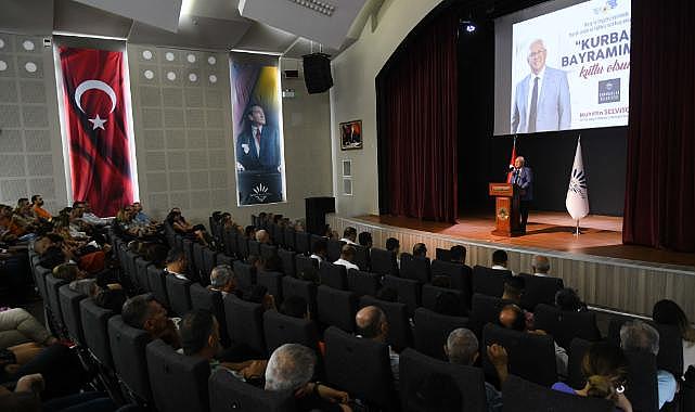 Karabağlar Belediyesi'nde bayramlaşma sevinci