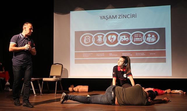 Karşıyaka'da ilk yardım kurslarına yoğun ilgi