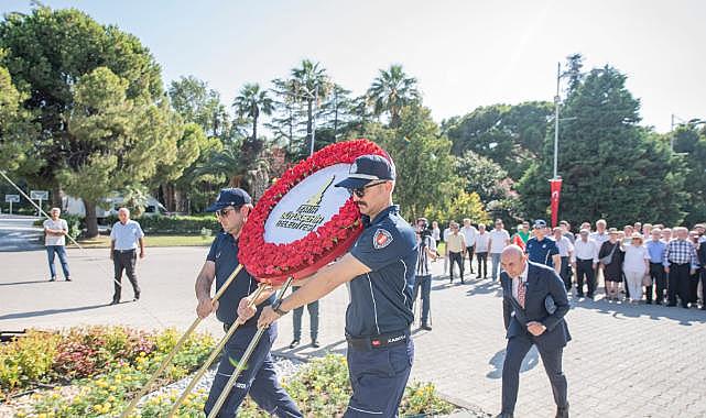 Başkan Soyer'den Ata'ya ve İnönü'ye saygı çelengi