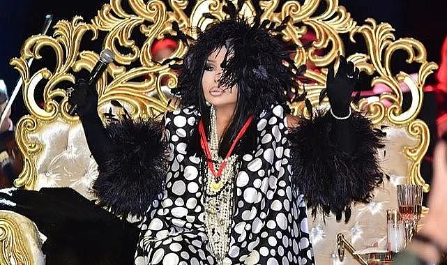 Bülent Ersoy'un Urla'daki loca fiyatı dudak uçuklattı