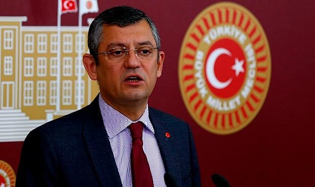 CHP'li Özel, İzmir'de konuştu: Buna hep beraber mecburuz