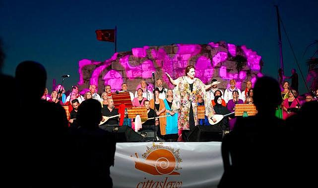 Seferihisar'da türkü dolu gece