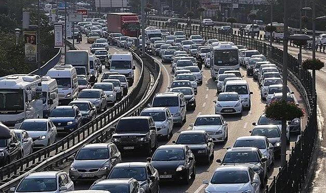 TÜİK son rakamları açıkladı: İzmir'de kaç araç var?