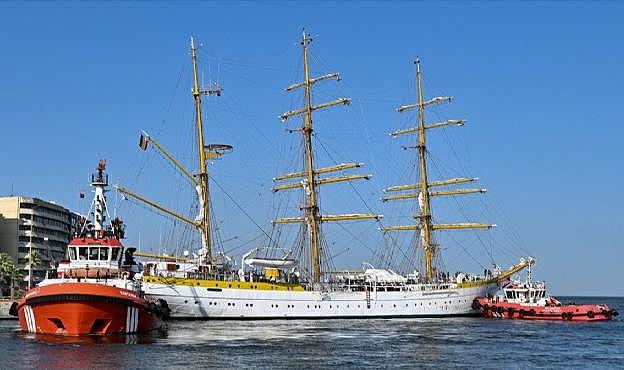 Yüzen tarih İzmir'e demir attı!