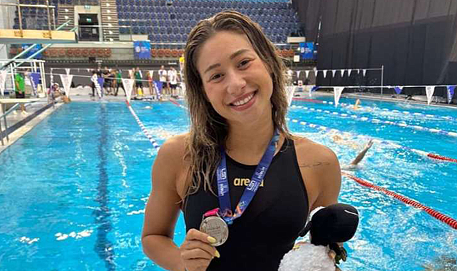 Aleyna Özkan, 23 Yaş Altı Avrupa Yüzme Şampiyonası'nda gümüş madalya kazandı!