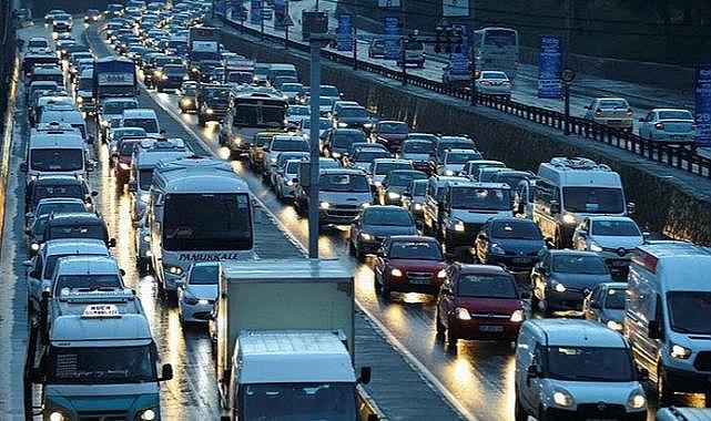 İzmir'deki araç sayısı arttı!