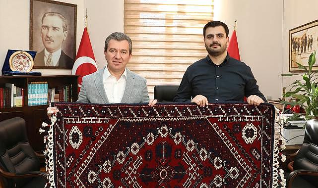 İzmir Milletvekili Eyyüp Kadir İnan Bergama'ya ziyaret etti