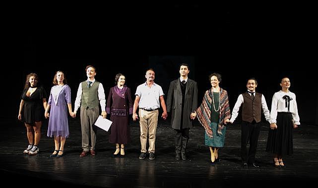 İzmir Şehir Tiyatroları'ndan Bedia Muvahhit'e özel gösterim