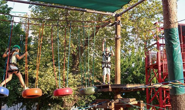 Karşıyaka'da tatil keyfi 'Macera Parkı'nda yaşanıyor