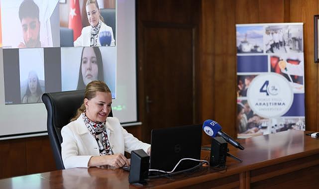 Rektör Hotar, DEÜ'nün 'ilk' öğrencileriyle buluştu.