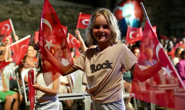 Seferihisar'da Zafer Bayramı coşkusu