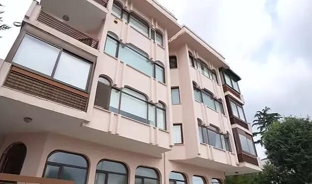 Tuğba Özerk’in Bebek'teki göz kamaştıran yalı dairesi!