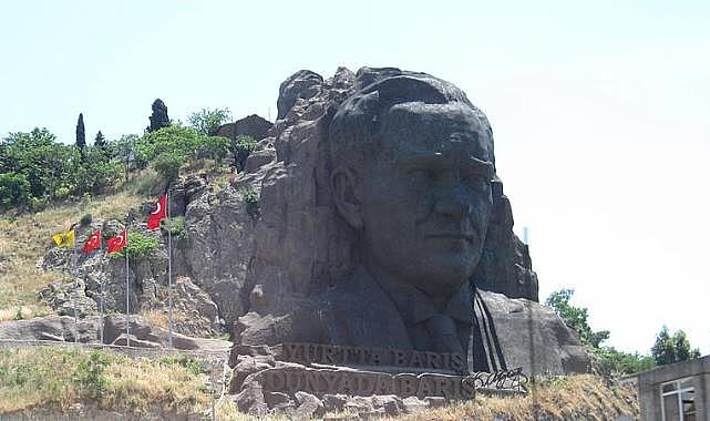 Türkiye'nin en büyük, dünyanın 10. büyük heykeli: İzmir Atatürk Maskı