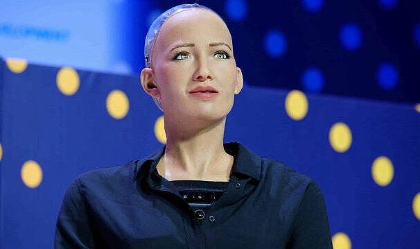 Ünlü robot Sophia, Mevzular Açık Mikrofon'a katılacak