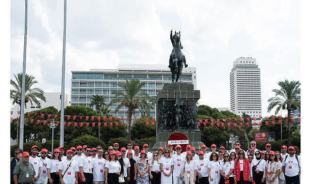 Cumhuriyetimizin 100.yılında, Koton Cumhuriyet Gönüllüleri İzmir’in Kurtuluşu’nun yıldönümünde İzmir’deydi!