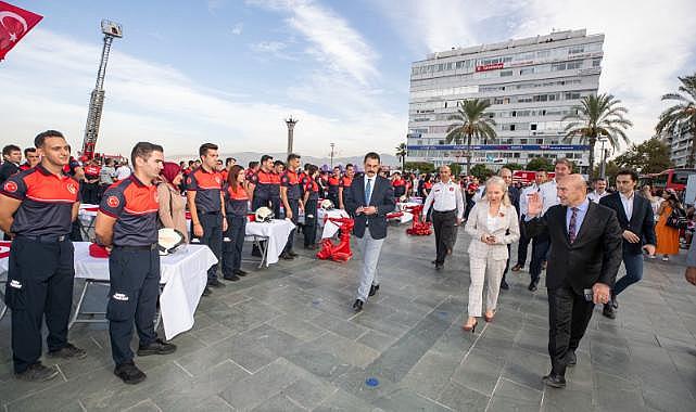 İzmir’de İtfaiye Haftası kutlanıyor