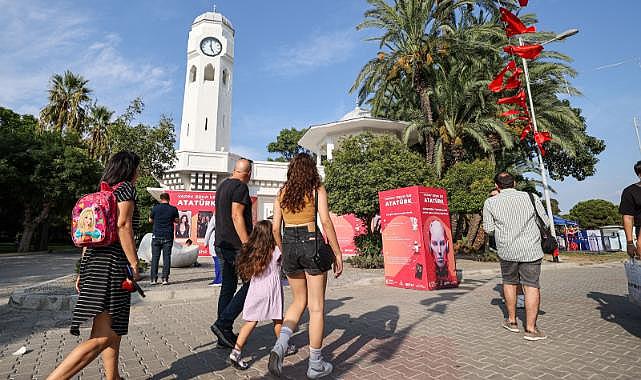 İzmirliler 92.İEF'de Ata'ya akın etti