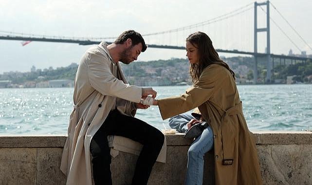 Serenay Sarıkaya Aile Dizisi Yerine Netflix'i Seçti! Aile Dizisinin Fişi Çekildi