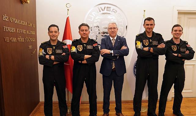Solotürk Ekibi, Ege'ye konuk oldu