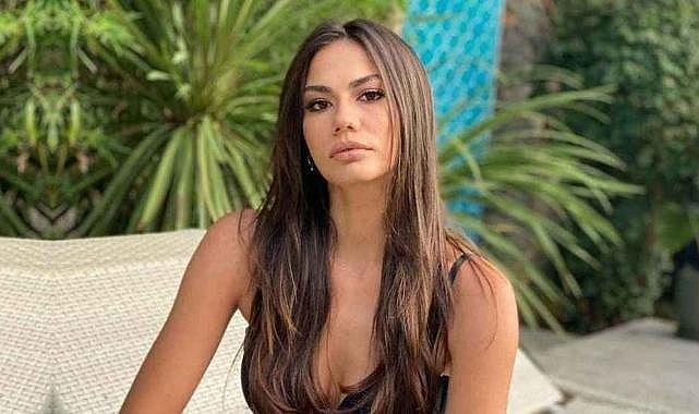 Ünlü oyuncu Demet Özdemir'e büyük ödül!