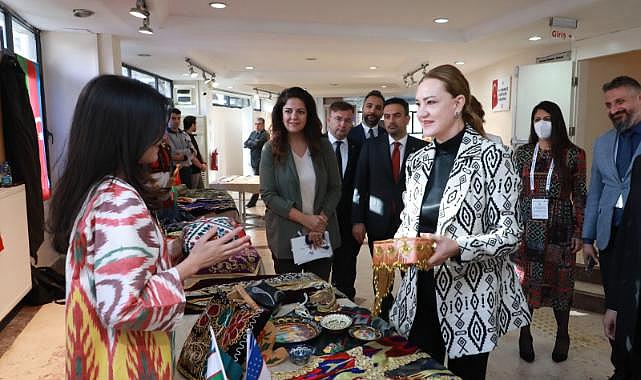 Deü' de Türk Dünyası İş Kadınları Zirvesi Başladı
