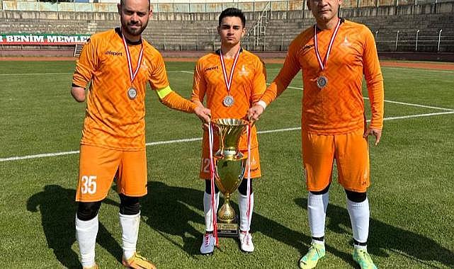 İzmir’in ampute futbol takımı Türkiye ikincisi oldu