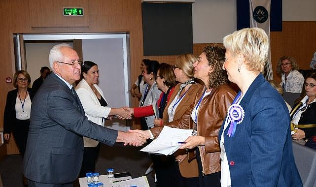 İzmir Kent Konseyleri Kadın Meclisleri Birliği Karabağlar'da toplandı