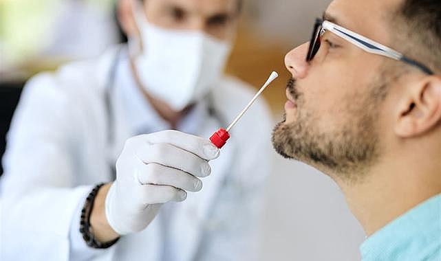 Kabus geri dönüyor: Yapılan Kovid-19 testlerinin yarısından fazlası pozitif!
