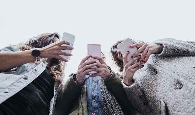 Öğrenciye cep telefonu ve bilgisayar desteği Resmi Gazete'de: Kimler yararlanacak, şartları neler?