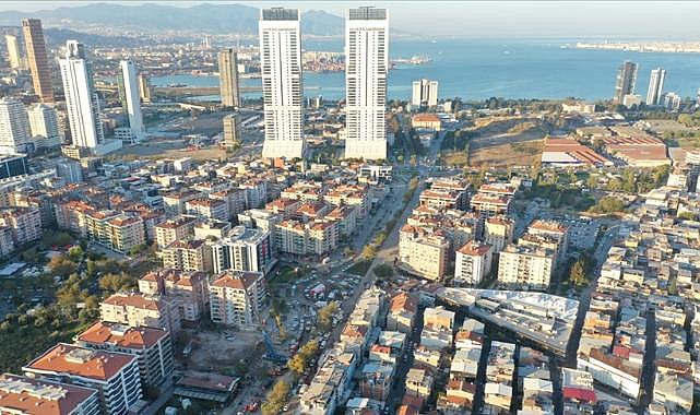 Uzmanlar uyarıyor: İzmir'deki hasarlı binalar hemen yıkılmalı