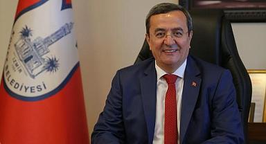 Başkan Batur’a Kent ve Başkan Ödülü