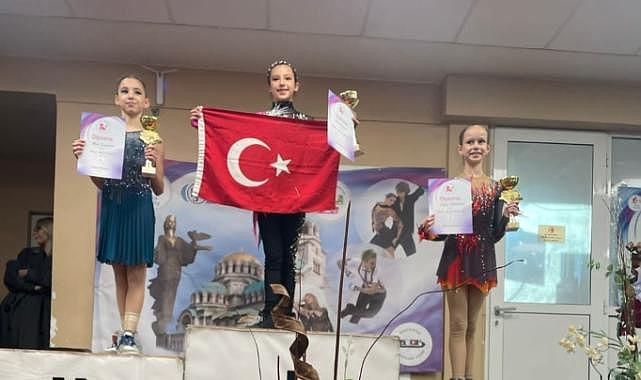 İzmirli sporcular gururlandırdı, buzdan üç madalya çıkardı