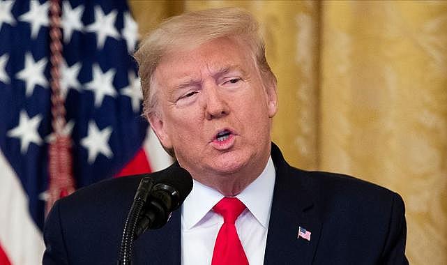 Trump’a kamera önünde el hareketi yaptı