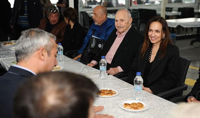 Başkan Adayı Yıldız İşçimenler Ünsal Karşıyakalı balıkçılarla buluştu