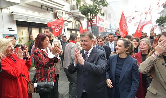 Başkan Tugay'dan Çeşme'ye yatırım sözü