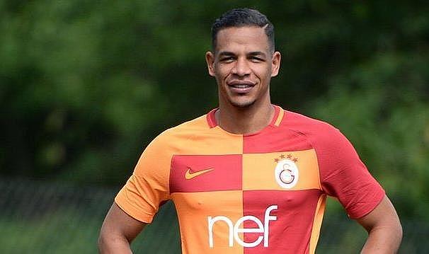 Galatasaraylı eski futbolcu Fernando'nun yeni takımı şaşırttı