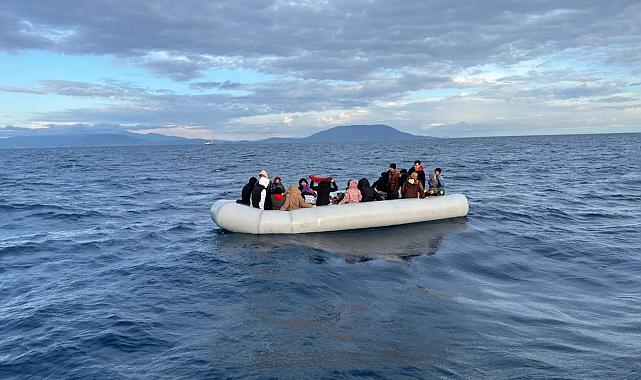 İzmir açıklarında 23'ü çocuk 43 göçmen kurtarıldı