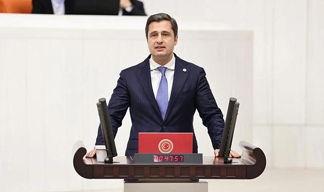 Deniz Yücel: İzmirlinin tavrı net, AKP'ye oy yok!