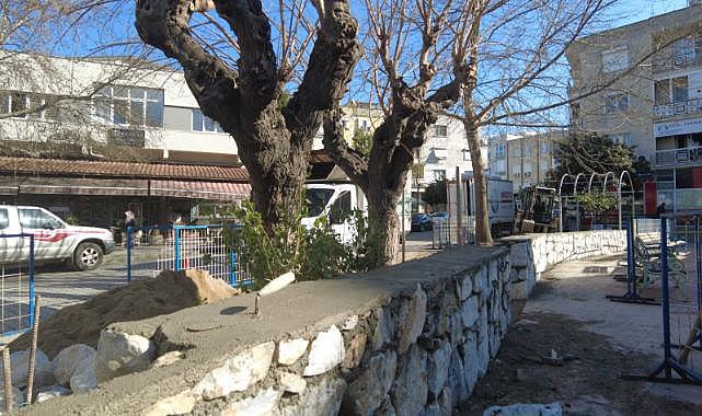 Efes Selçuk'ta Çarşı Güzelleşirken, Sokaklar Aydınlanıyor!