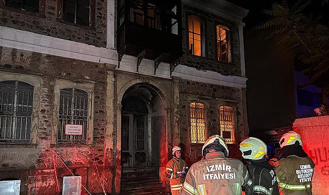 Basmane'de bir tarih yanıyor