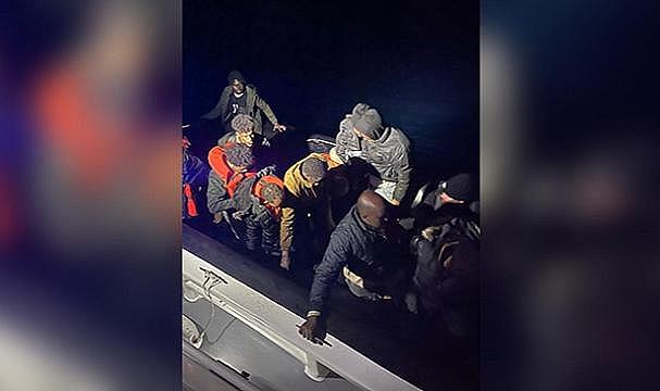 İzmir açıklarında 39 düzensiz göçmen kurtarıldı