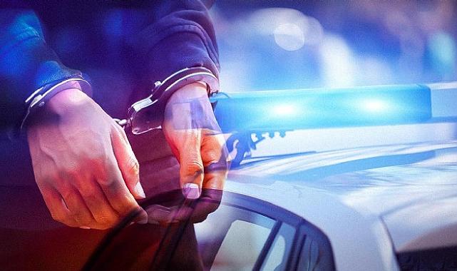 İzmir'de 'Mahzen-40' baskını!