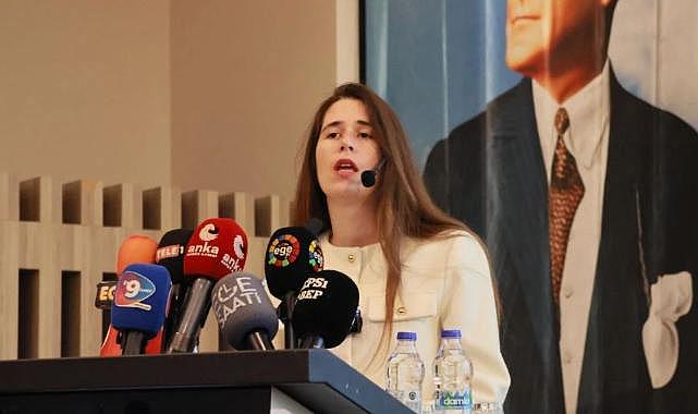 Başkan Denizli 10 aylık yatırımlarını anlattı: Şubat'ta Çeşme doğalgaza kavuşuyor