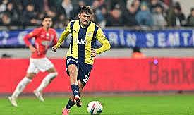 Cengiz Ünder, ezeli rakibe gidiyor