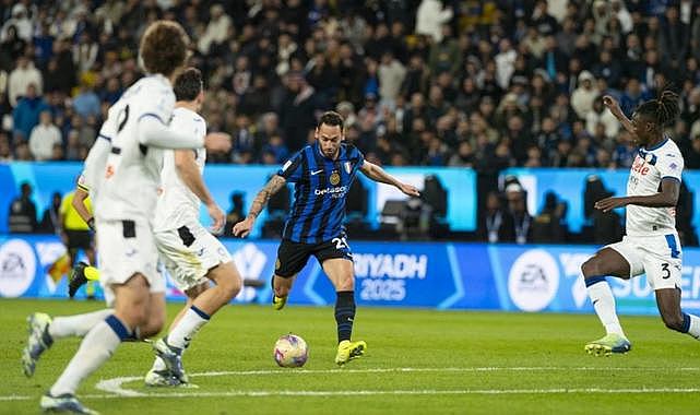Hakan Çalhanoğlu'lu Inter Süper Kupa'da finalde!