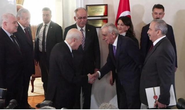 Tarihi anlar: DEM Parti heyeti Bahçeli’yi TBMM’de ziyaret etti